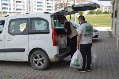 Hope Caravan distributes food packages to hundreds of families in eastern Turkey